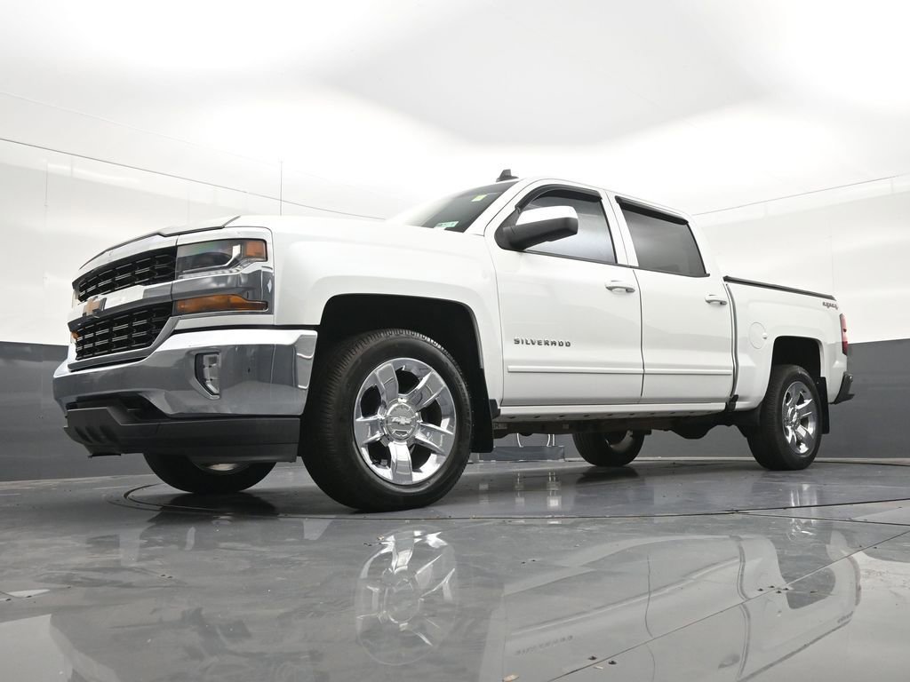 Used 2018 Chevrolet Silverado 1500 LT w/ LT Eassist Package AWD/4WD image 25