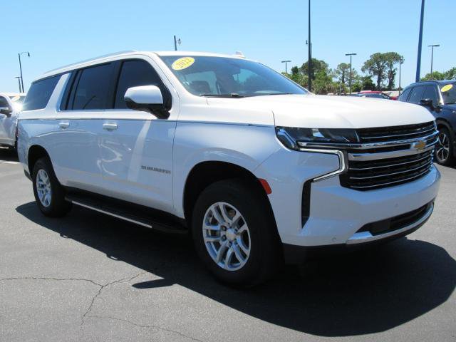 Certified 2022 Chevrolet Suburban LT w/ Luxury Package AWD/4WD image 3