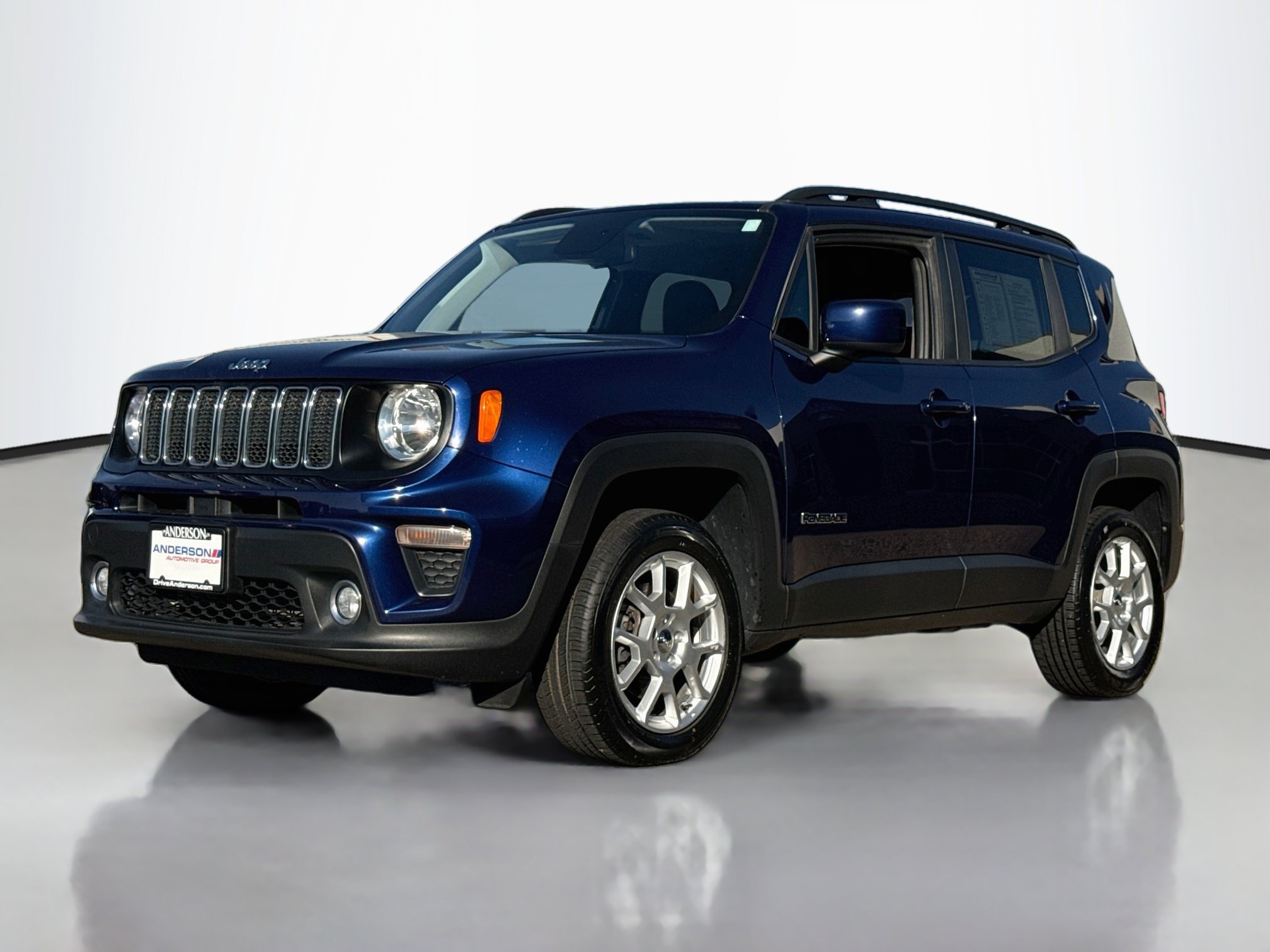 Used 2020 Jeep Renegade Latitude w/ Cold Weather Group AWD/4WD image 3