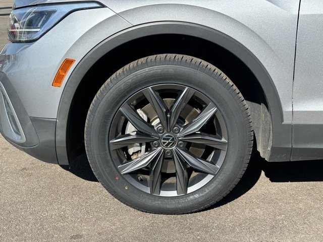 Used 2023 Volkswagen Tiguan SE image 9