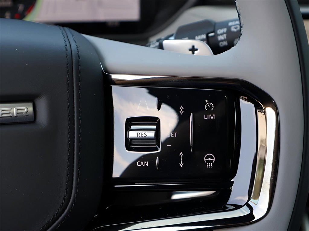 New 2026 Land Rover Range Rover Velar Dynamic SE image 32