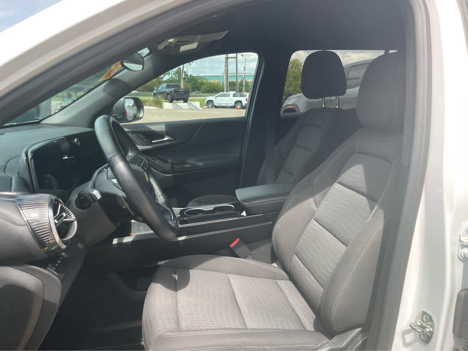 Used 2025 Chevrolet Equinox LT AWD/4WD image 12