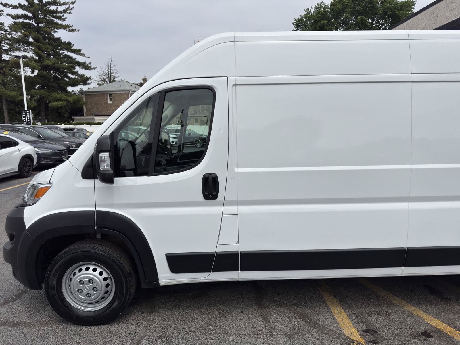 Used 2025 RAM ProMaster 2500 w/ Convenience Group FWD image 4