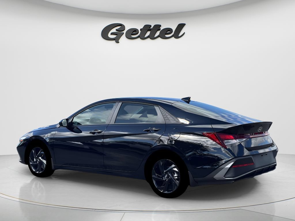New 2026 Hyundai Elantra Sport FWD image 11