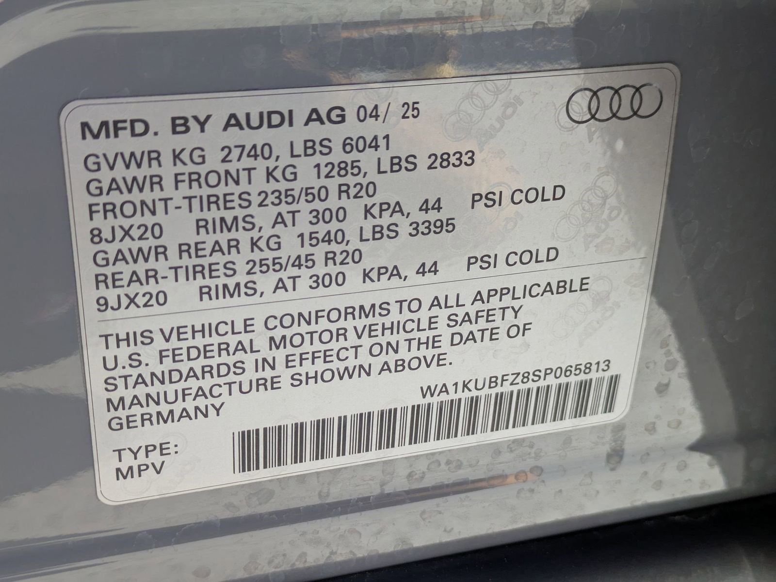 Used 2025 Audi Q4 e-tron Premium w/ Convenience Package AWD/4WD image 17