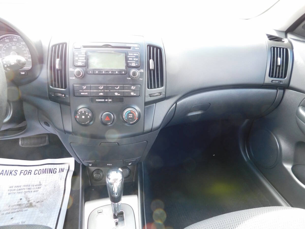 Used 2009 Hyundai Elantra w/ Premium-Sport Pkg 2 FWD image 7