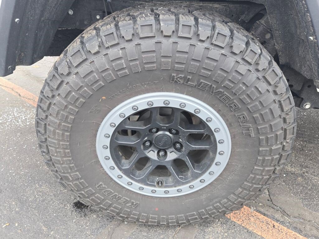 Used 2021 Jeep Gladiator Sport image 11