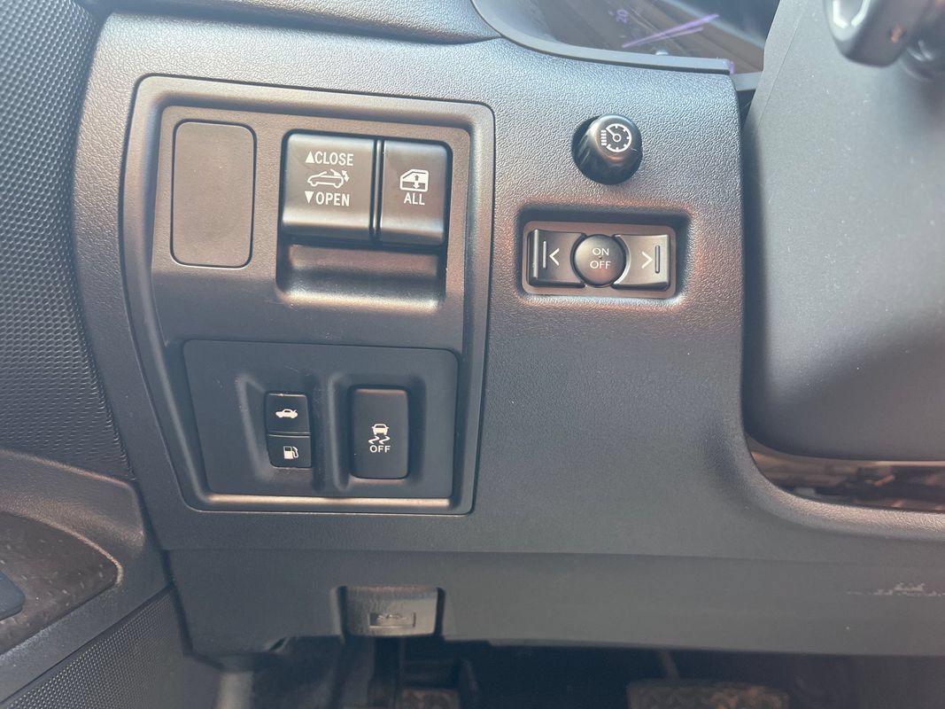 Used 2012 Lexus IS 250C w/ Luxury Pkg RWD image 11