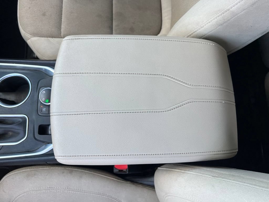 Used 2022 Chevrolet Traverse LS AWD/4WD image 30