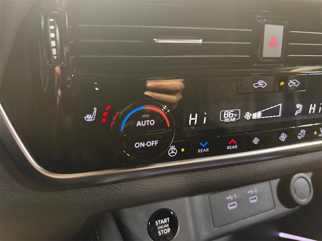 Used 2024 Nissan Rogue Platinum w/ Platinum Premium Package image 30