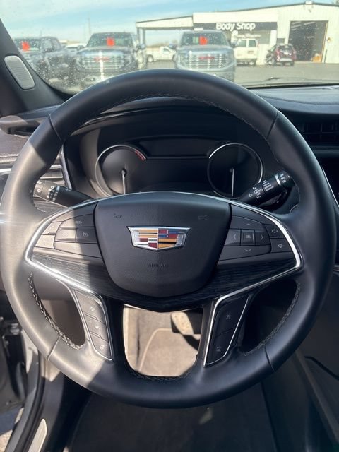 Used 2025 Cadillac XT5 Premium Luxury FWD image 8
