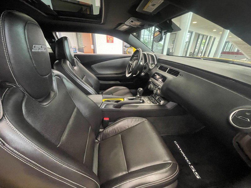 Used 2010 Chevrolet Camaro SS w/ LPO, Ground Effects Package RWD image 11