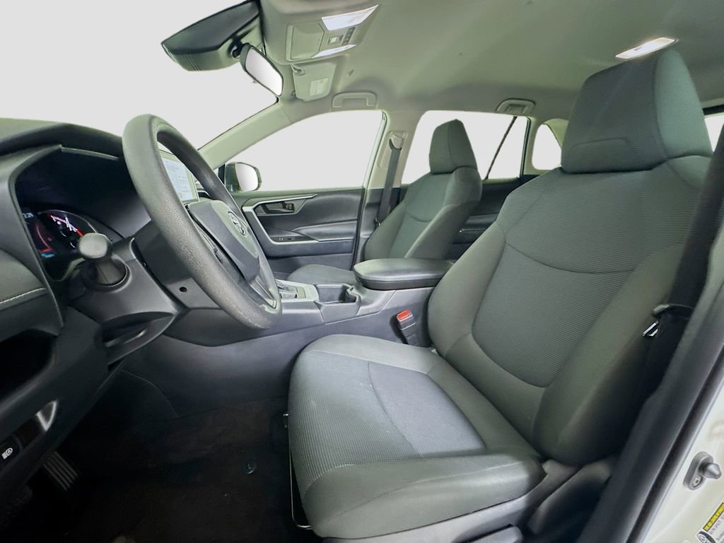 Used 2025 Toyota RAV4 LE image 9