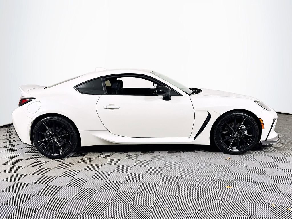 Used 2023 Toyota GR86 Premium w/ ALL Weather Mat Package (TMS) image 8