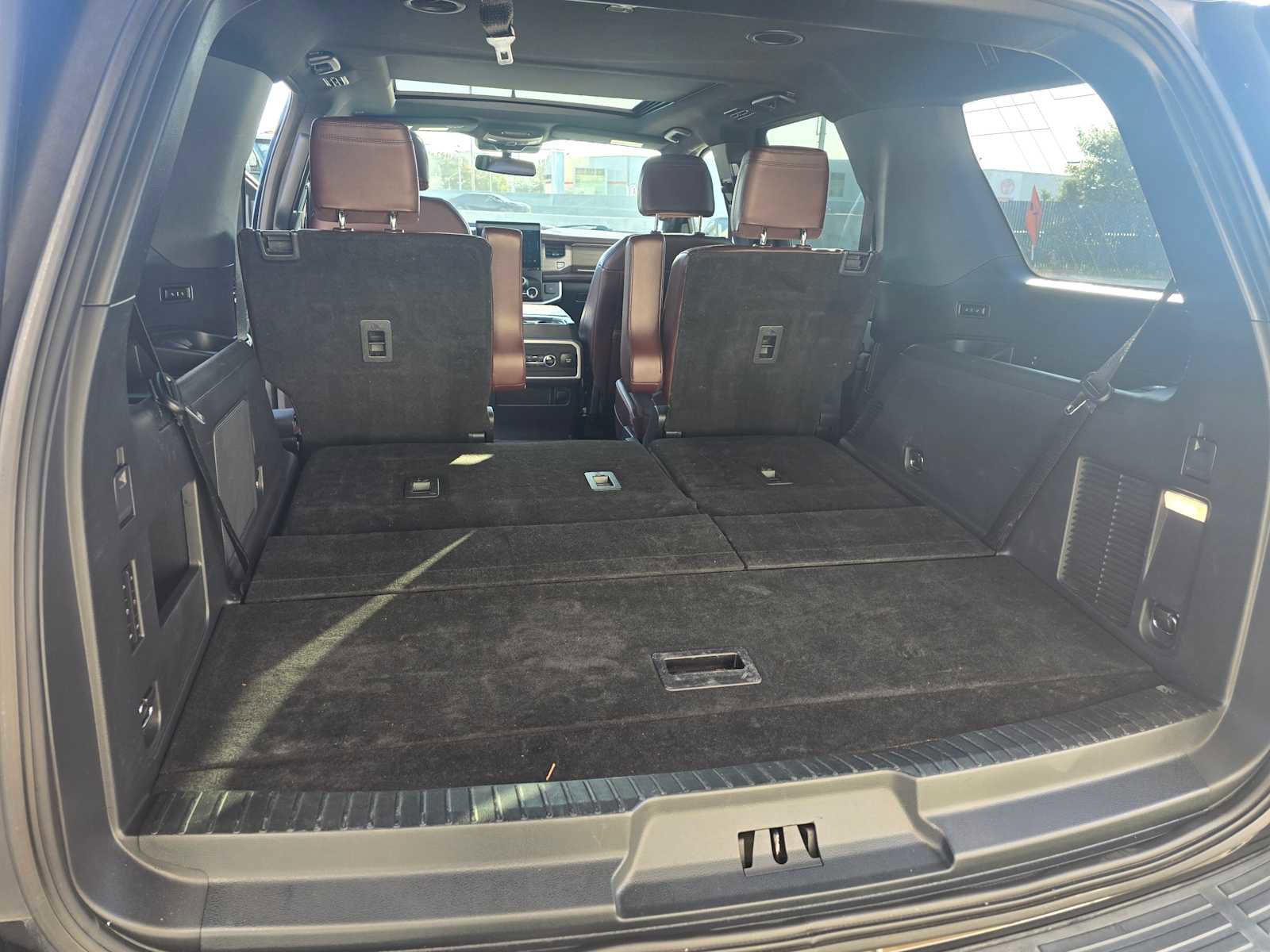 Used 2023 Ford Expedition Limited image 18