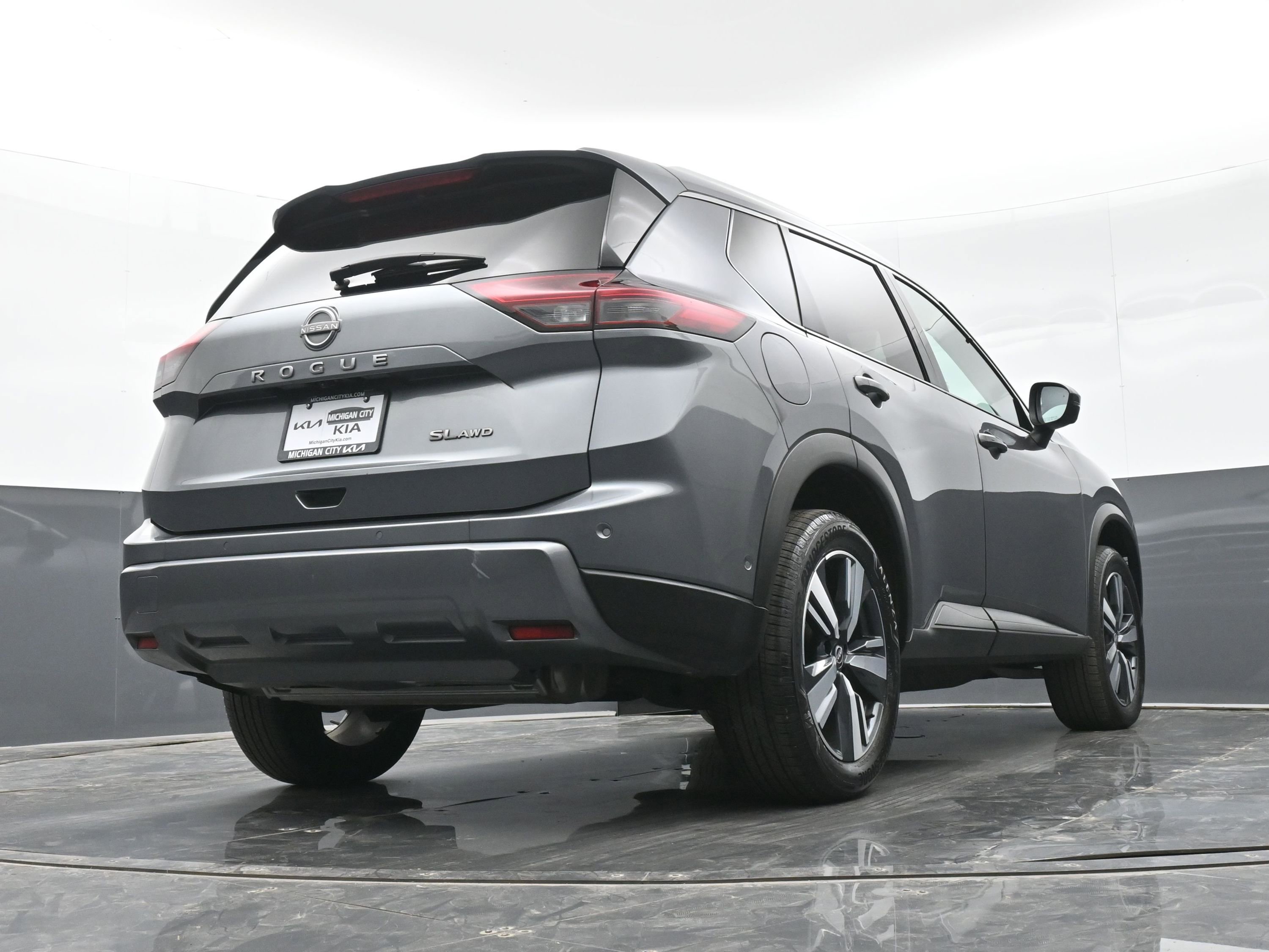 Used 2024 Nissan Rogue SL image 38