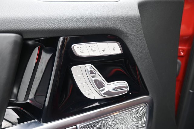 Used 2025 Mercedes-Benz G 63 AMG 4MATIC w/ AMG Night Package Plus image 24