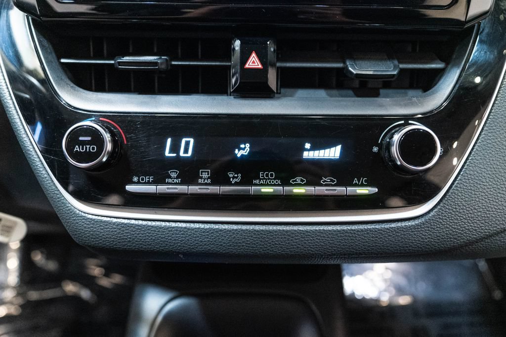 Used 2022 Toyota Corolla LE FWD image 23
