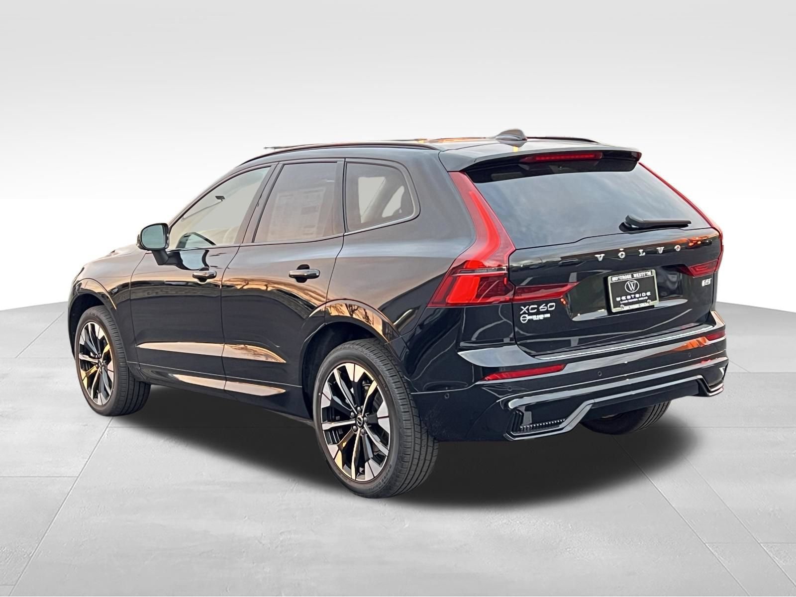 New 2026 Volvo XC60 B5 Plus w/ Climate Package AWD/4WD image 3
