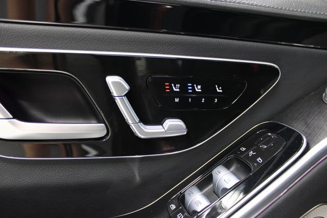 Used 2022 Mercedes-Benz S 500 4MATIC w/ AMG Line Package image 19