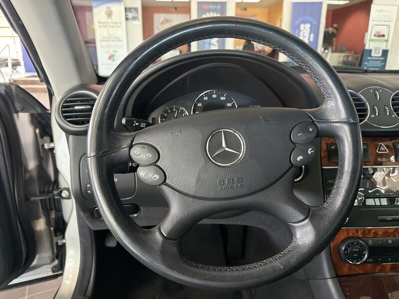 Used 2005 Mercedes-Benz CLK 500 Cabriolet image 14