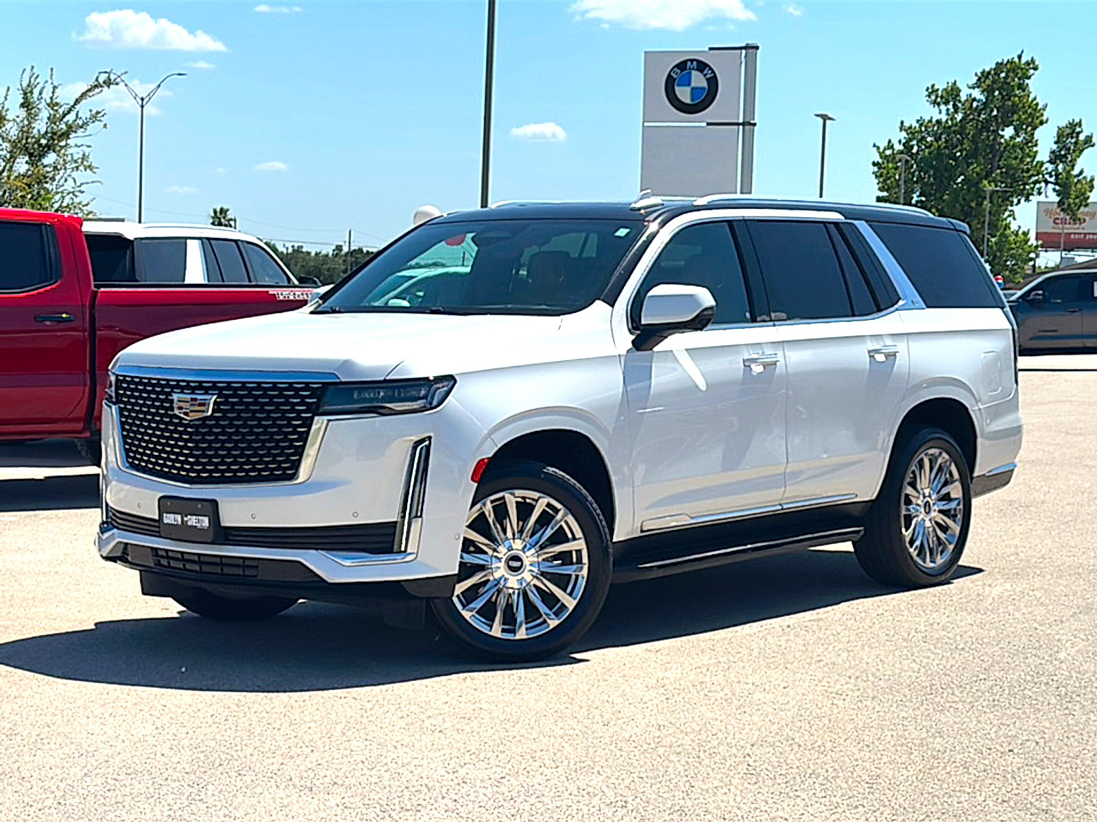 Used 2021 Cadillac Escalade Premium Luxury AWD/4WD image 2