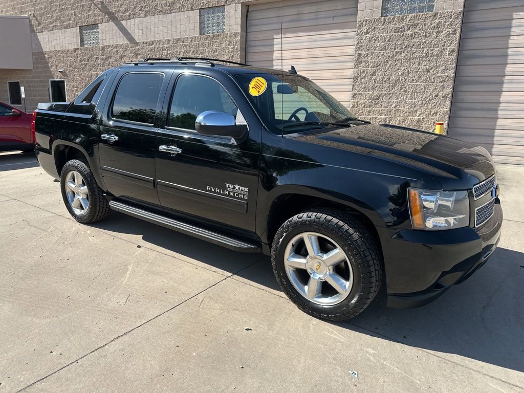 Used 2011 Chevrolet Avalanche LT w/ Texas Edition RWD image 31