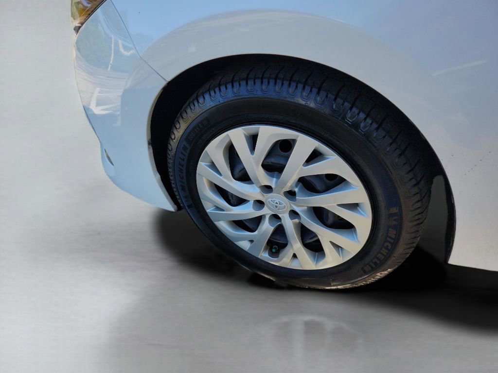 Used 2019 Toyota Corolla LE image 35