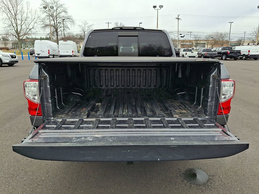Used 2017 Nissan Titan SV image 29