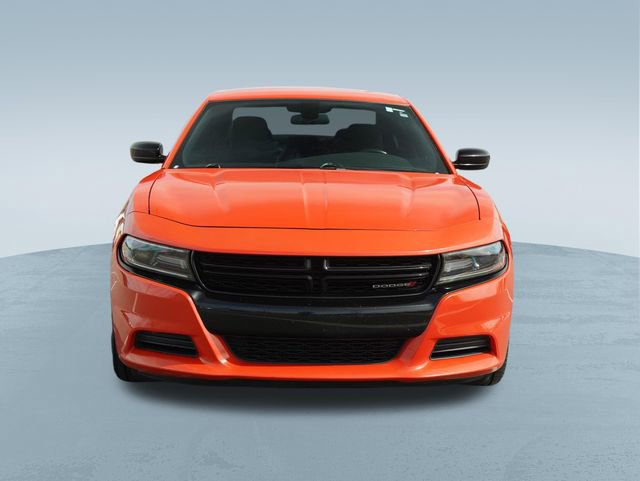 Used 2018 Dodge Charger SXT w/ Blacktop Package image 2