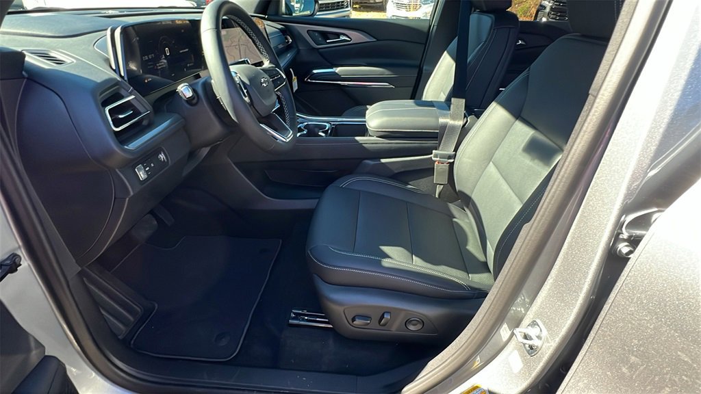 New 2026 Chevrolet Traverse LT w/ Midnight/Sport Edition image 13