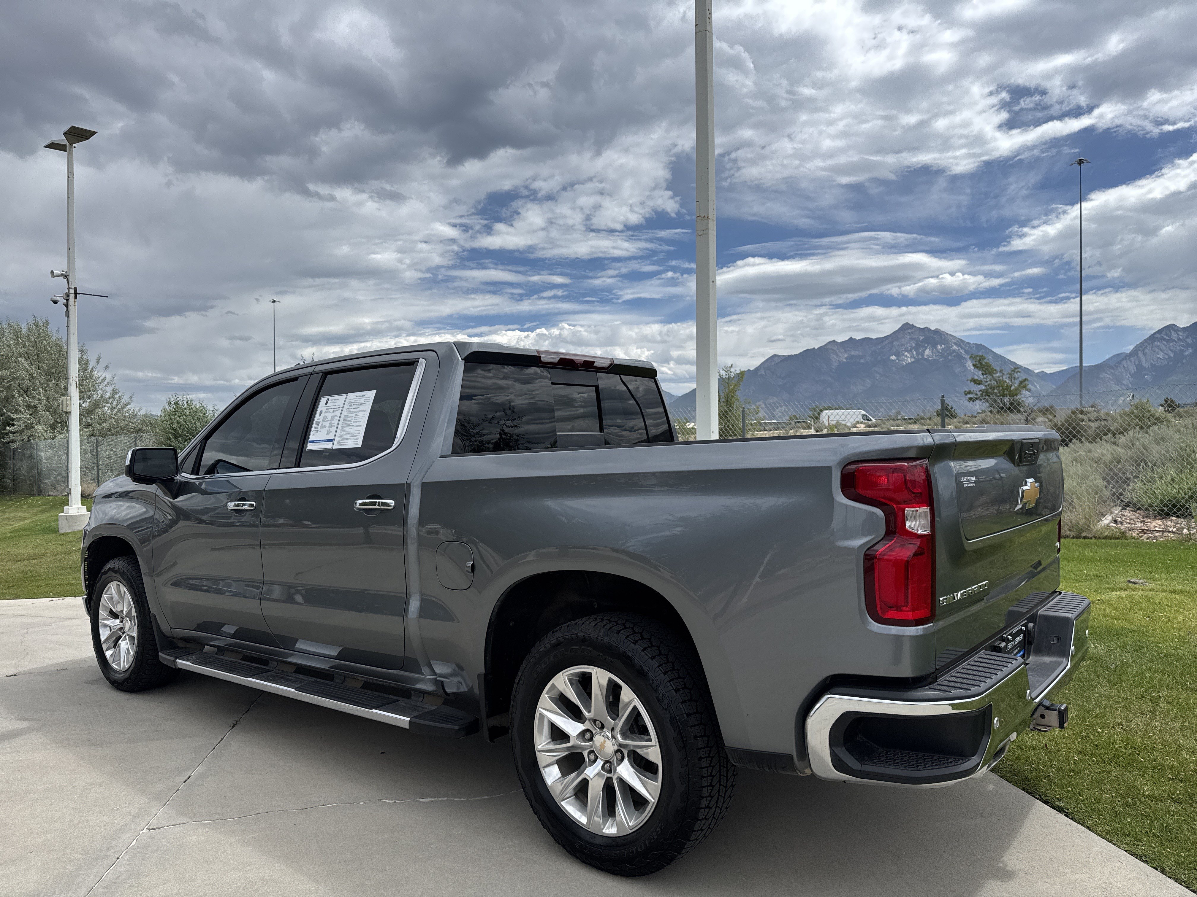 Used 2021 Chevrolet Silverado 1500 LTZ w/ Safety Package II AWD/4WD image 3