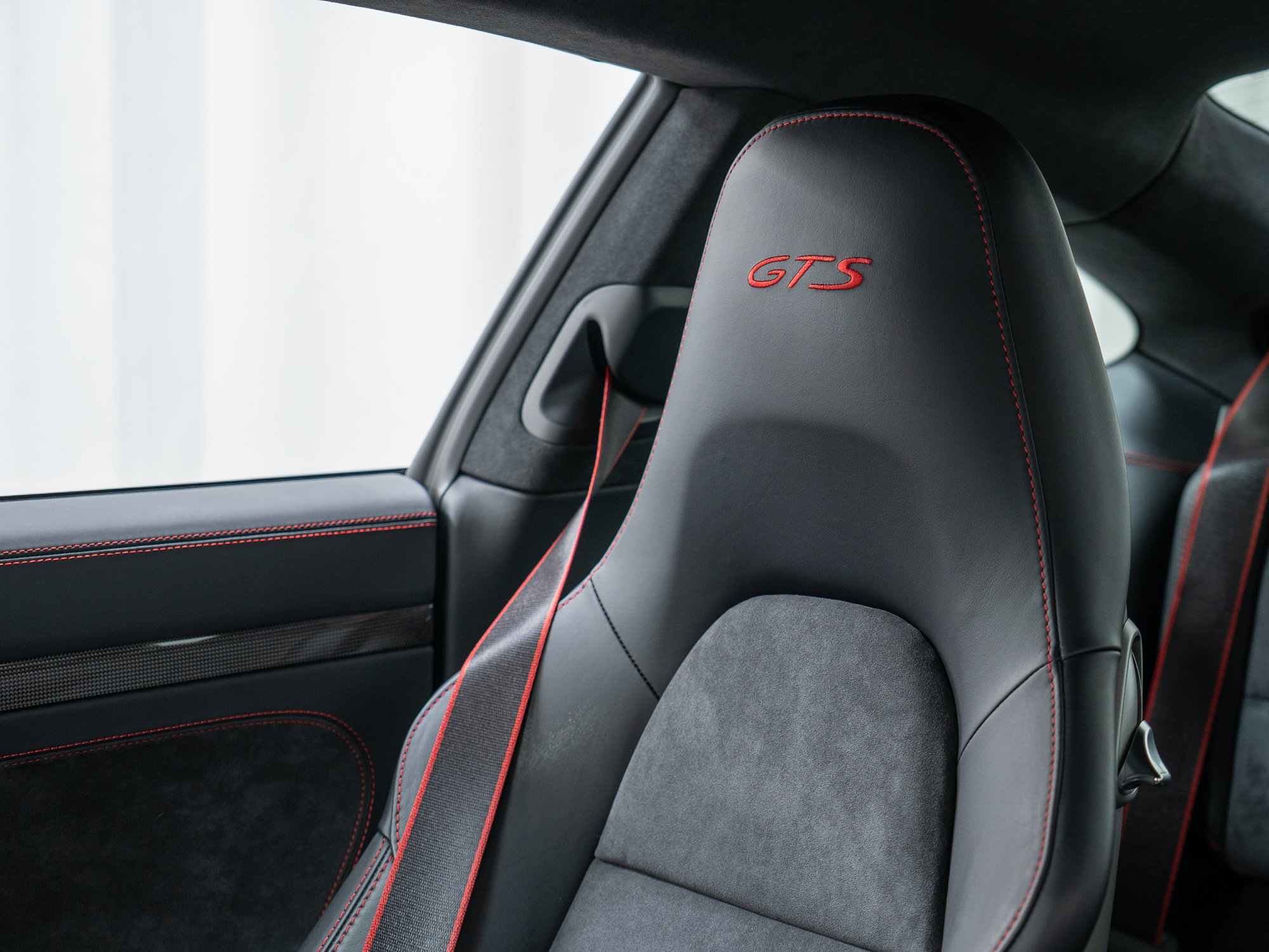 Certified 2016 Porsche 911 Carrera GTS RWD image 22
