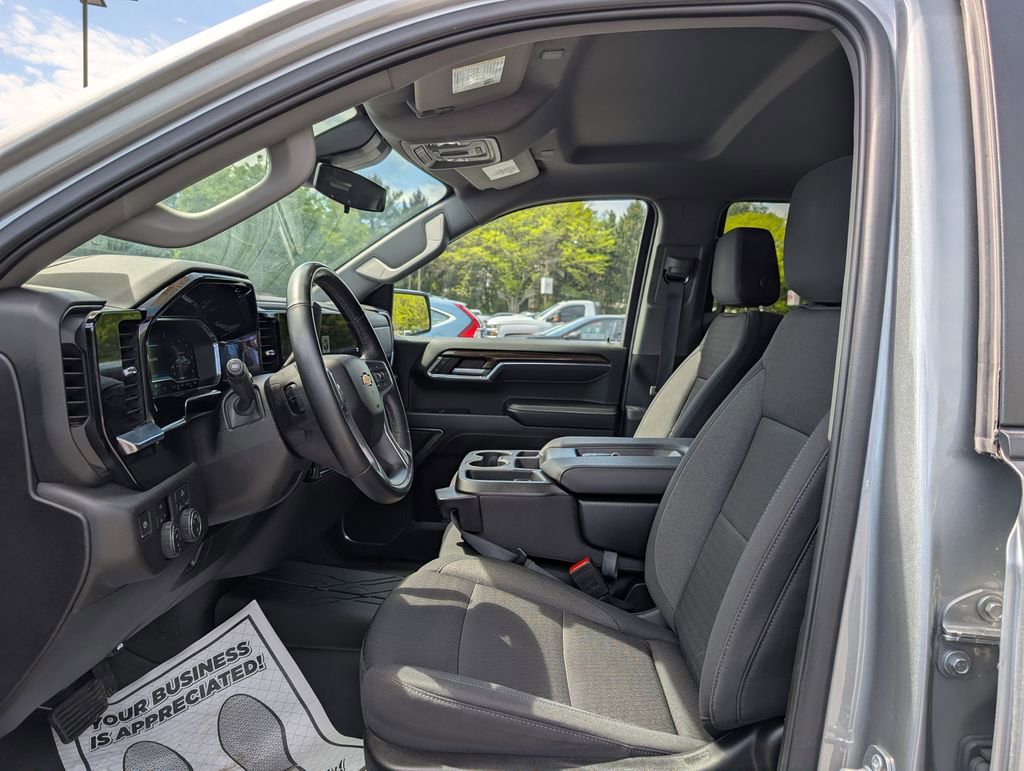 Used 2024 Chevrolet Silverado 1500 LT w/ Convenience Package II AWD/4WD image 11