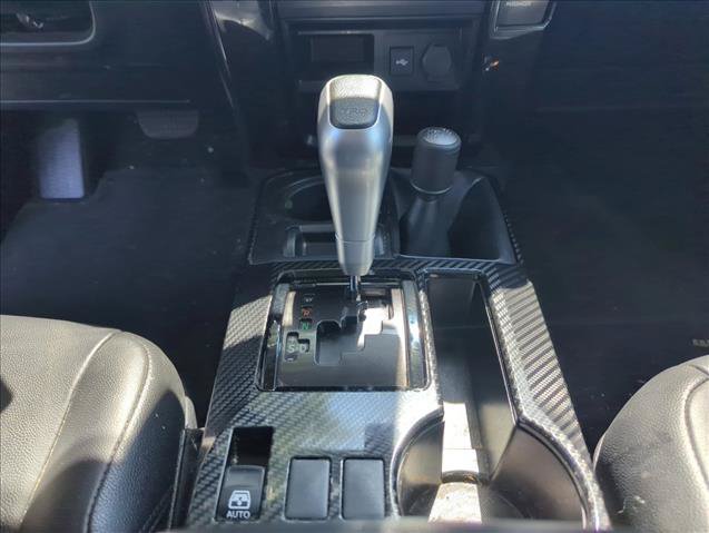 Certified 2022 Toyota 4Runner TRD Off-Road AWD/4WD image 16