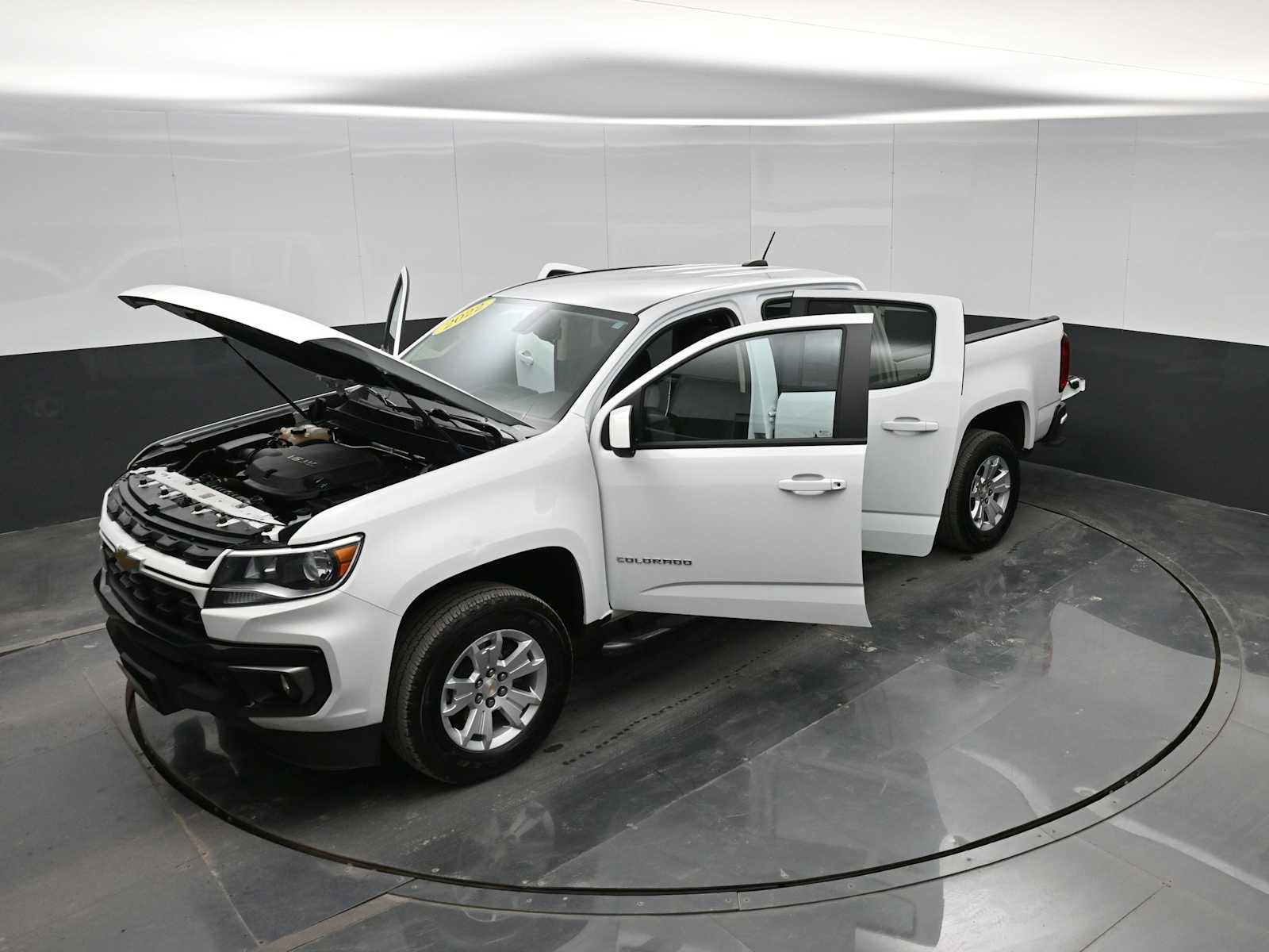 Used 2022 Chevrolet Colorado LT w/ LT Convenience Package image 39