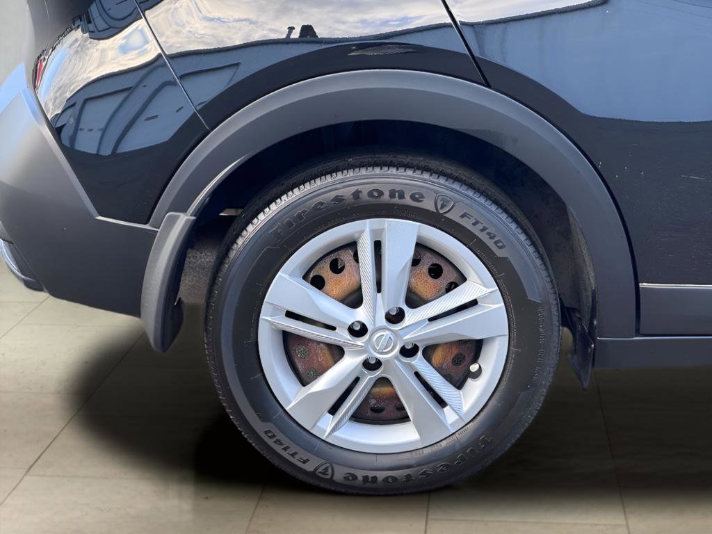 Used 2020 Nissan Kicks S image 37