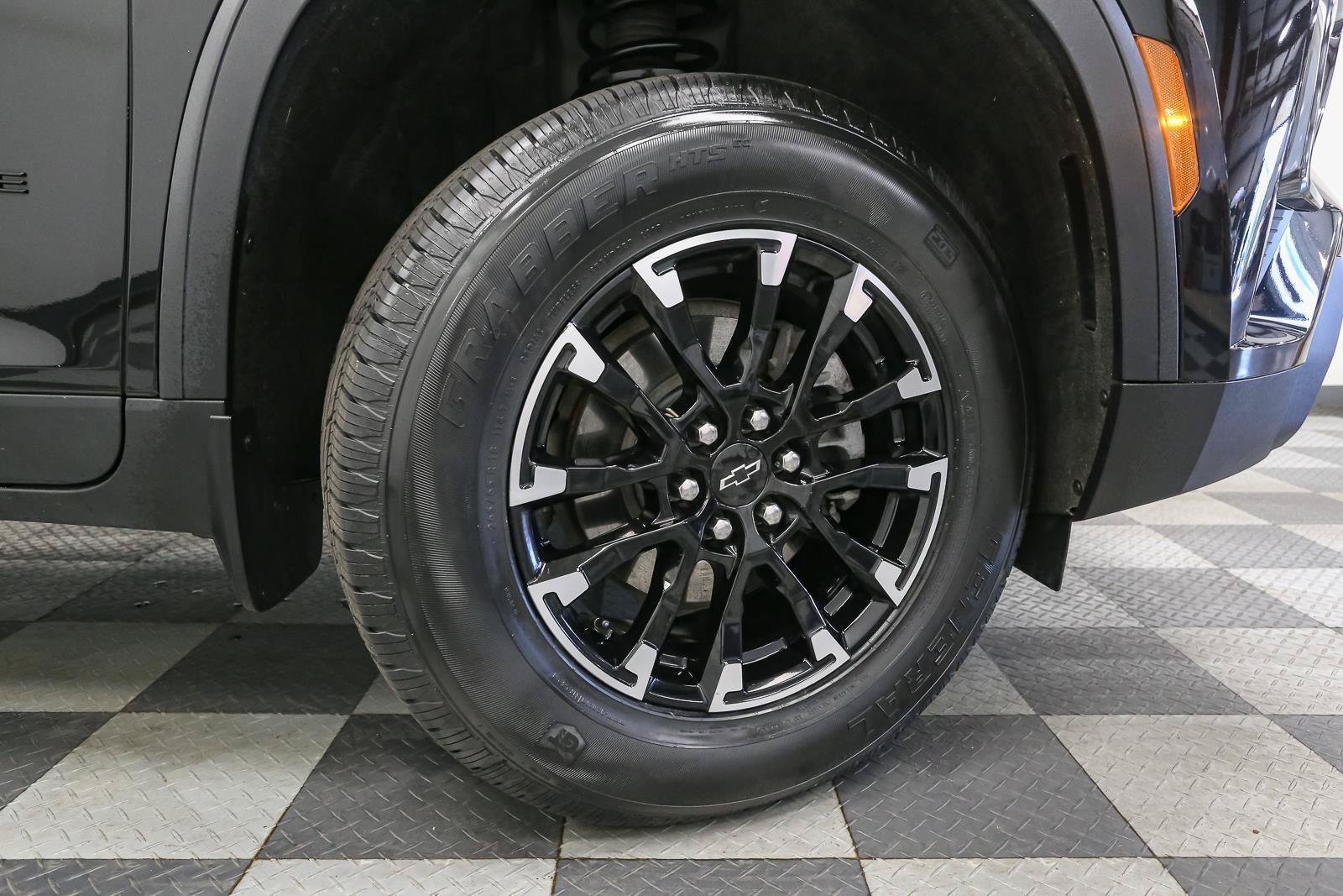 Used 2024 Chevrolet Traverse Z71 AWD/4WD image 15