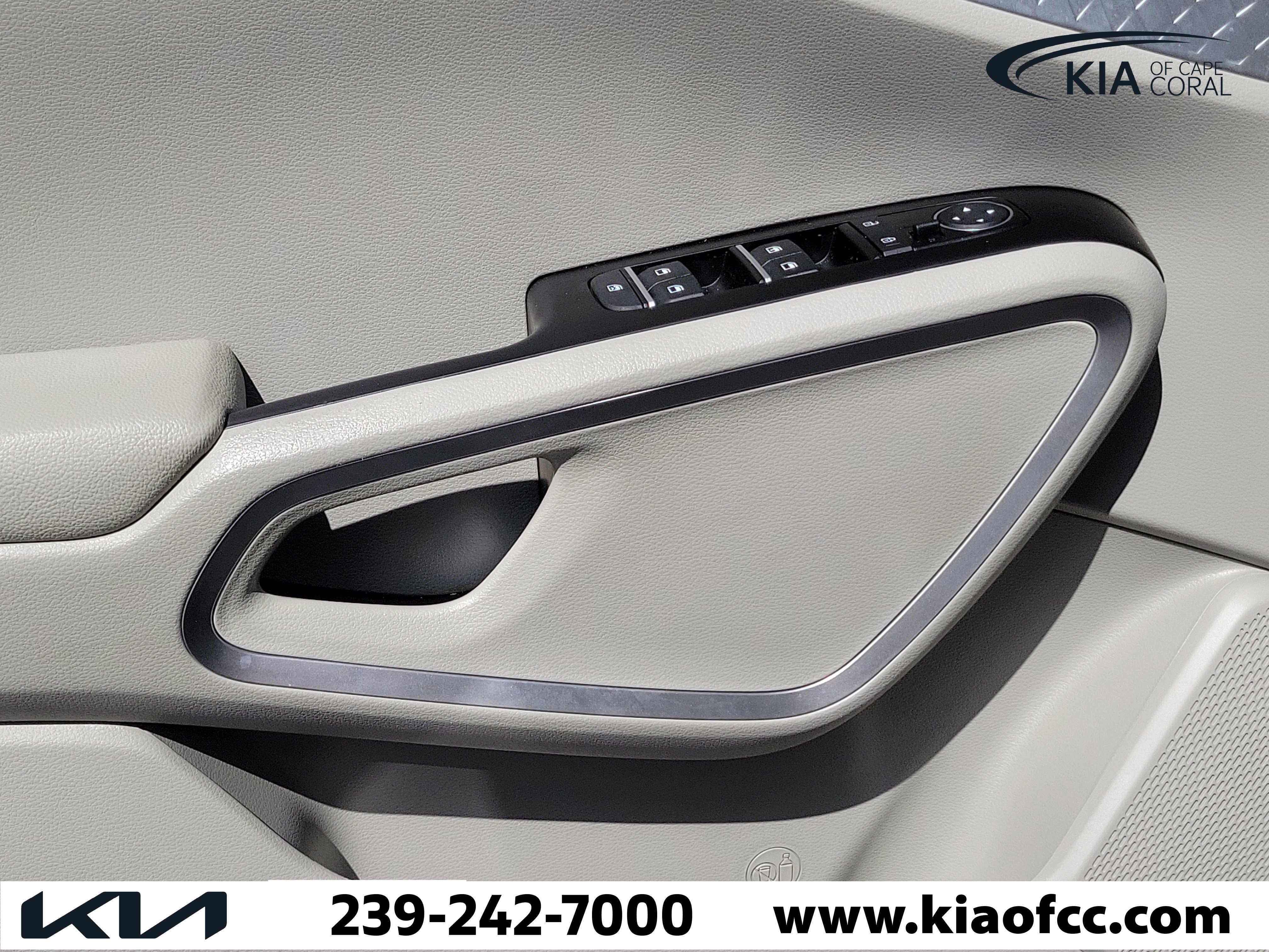 Certified 2025 Kia Soul LX w/ LX Technology Package image 23