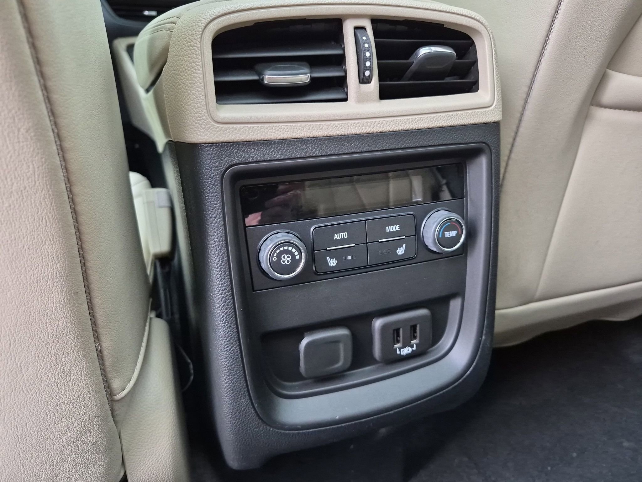 Used 2020 Buick Envision Essence w/ Experience Buick Package image 27