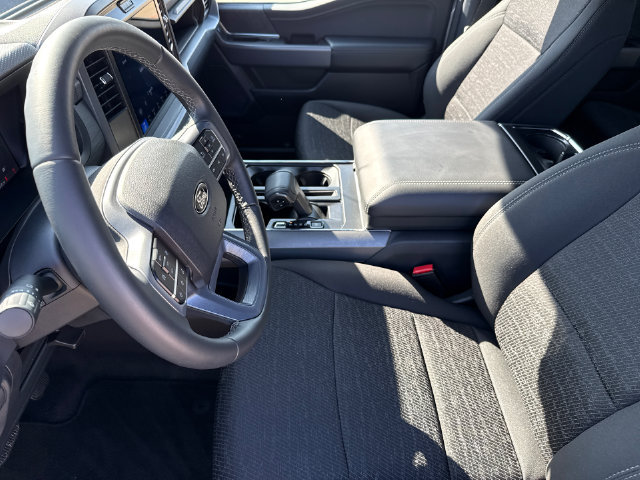 Used 2026 Ford F150 XLT w/ XLT Black Appearance Package RWD image 19