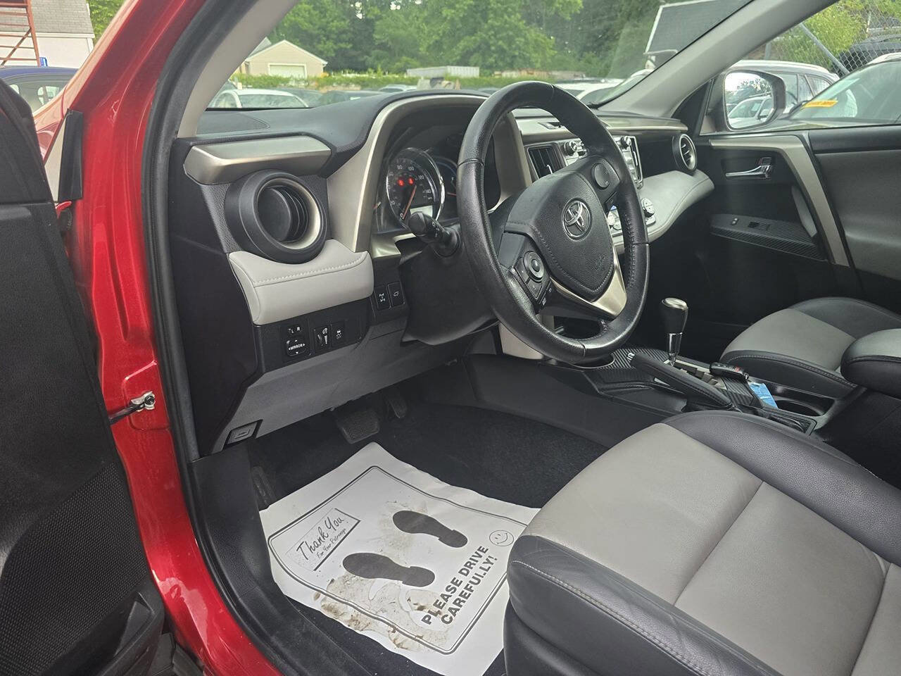 Used 2015 Toyota RAV4 Limited image 30