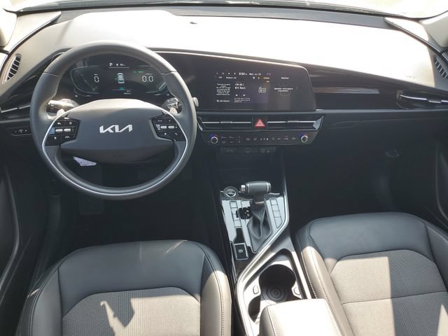 Certified 2024 Kia Niro EX FWD image 11