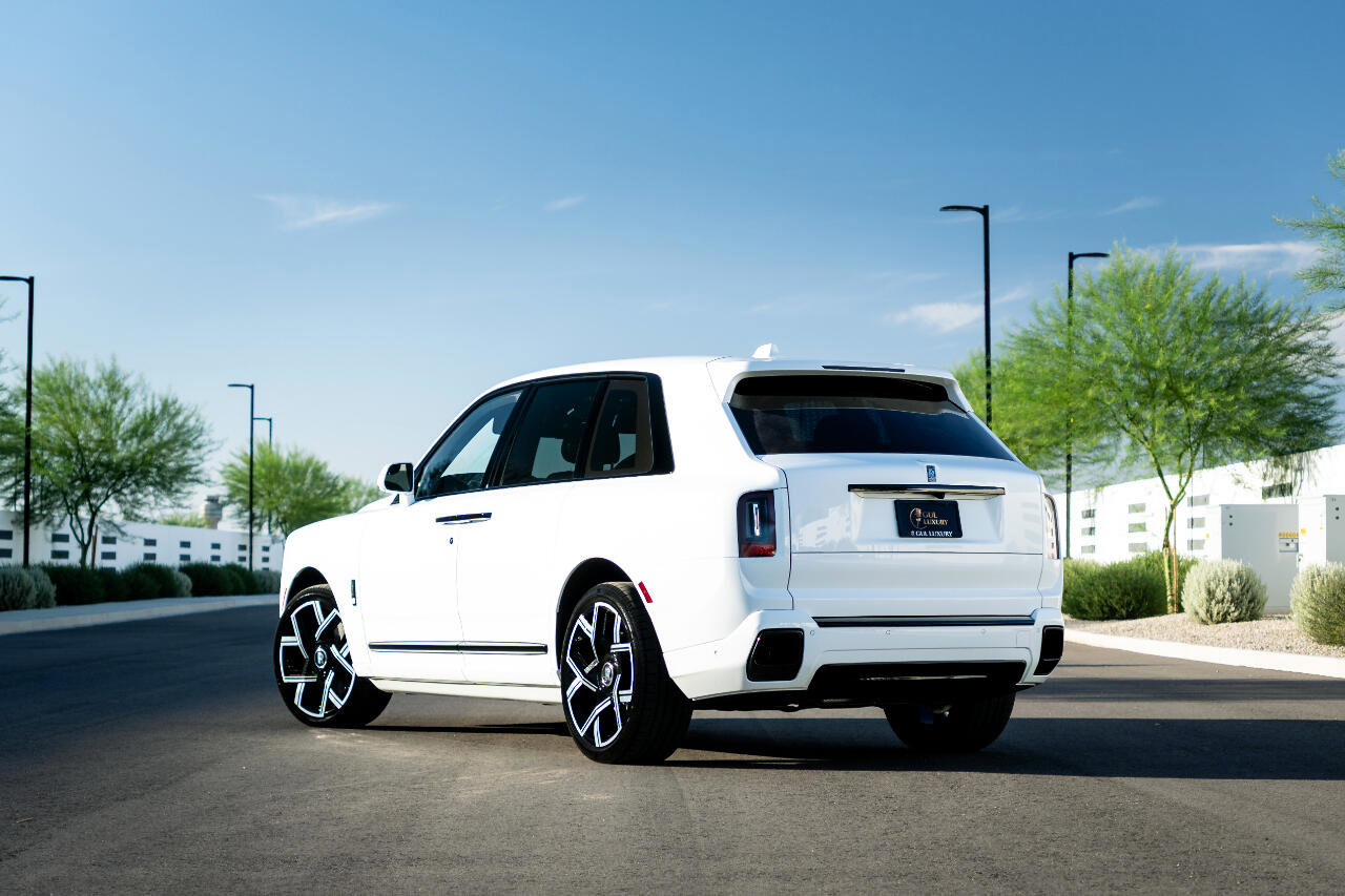 Used 2025 Rolls-Royce Cullinan Black Badge image 5