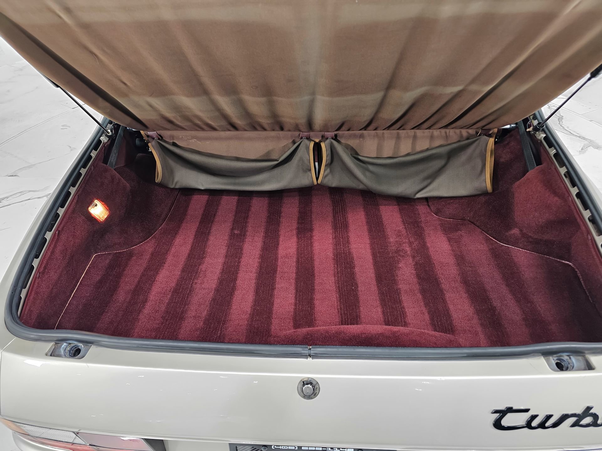 Used 1989 Porsche 944 Turbo image 15