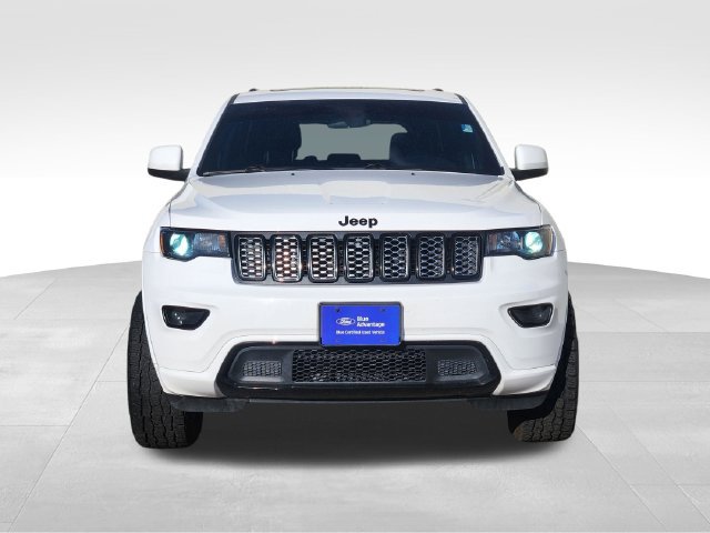 Used 2021 Jeep Grand Cherokee Laredo X AWD/4WD image 3
