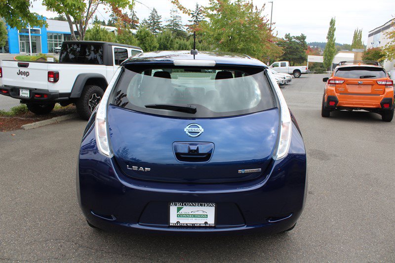 Used 2017 Nissan Leaf S w/ Charge Package FWD image 4