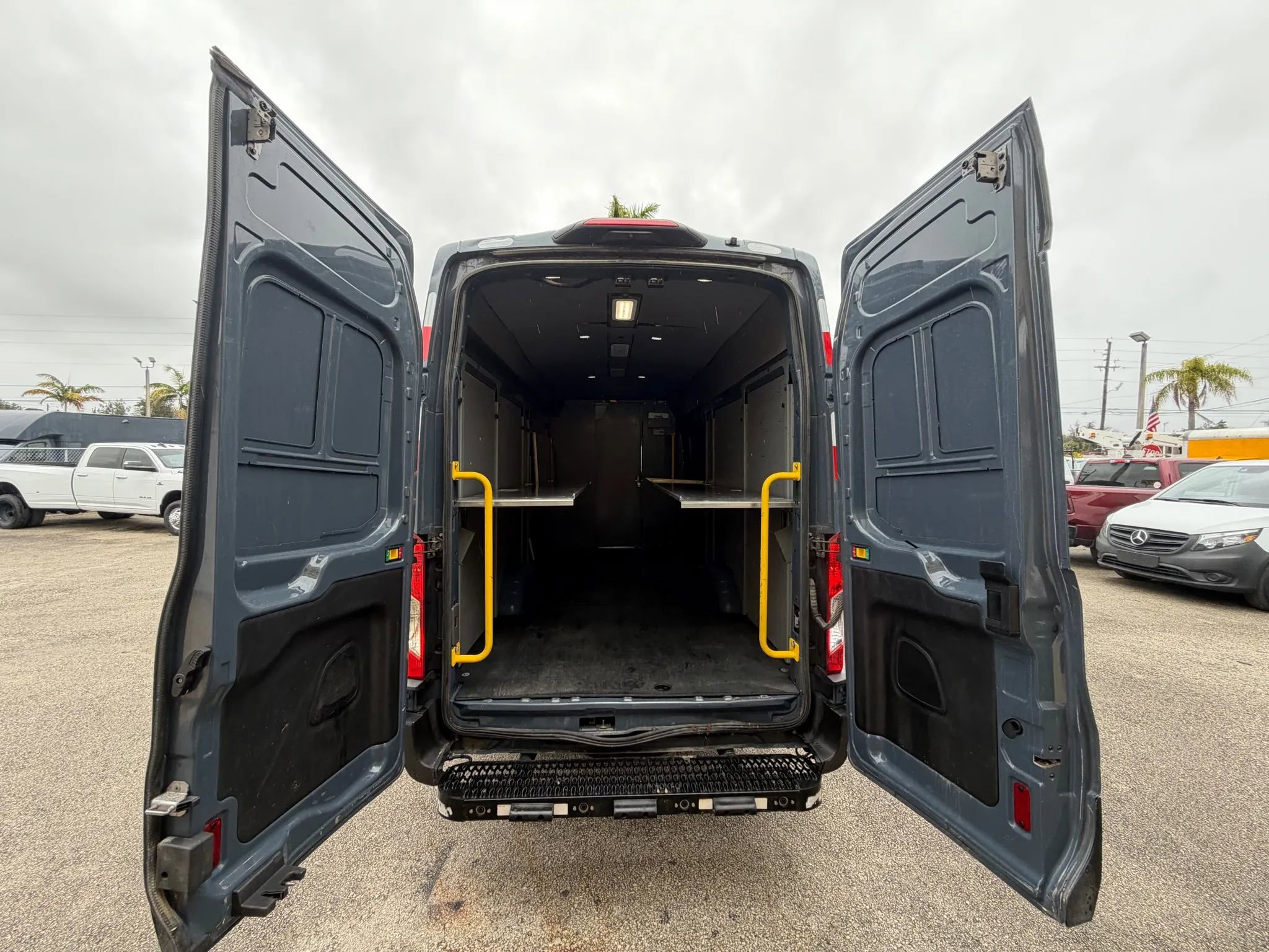 Used 2020 Ford Transit 250 148 High Roof Extended image 5