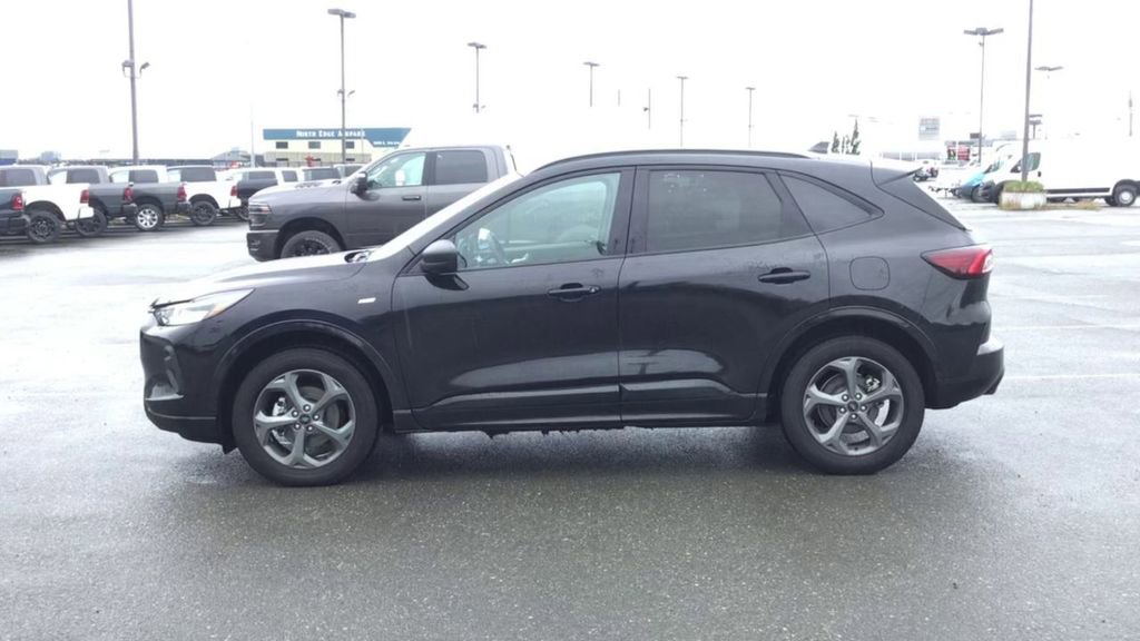 Used 2024 Ford Escape ST-Line image 5