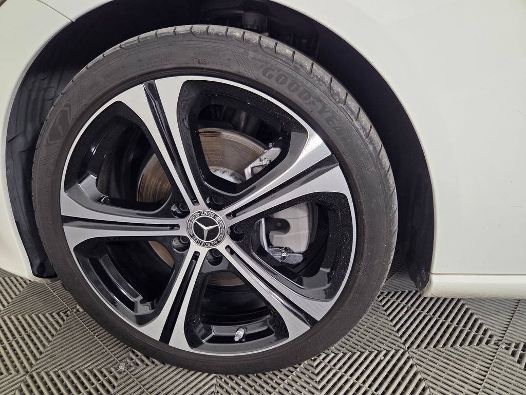 Used 2024 Mercedes-Benz C 300 Sedan image 10